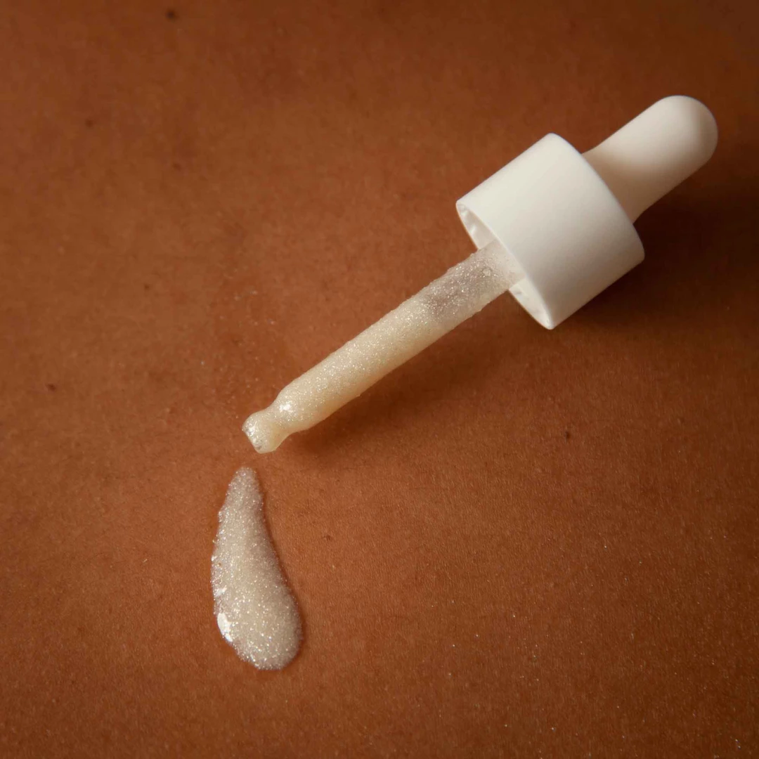 Bijoux Indiscrets Slow Sex kokosų aliejus kūnui ir plaukams su blizgesiu, 30 ml