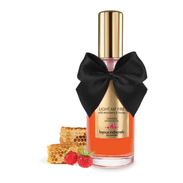 Bijoux Indiscrets Light My Fire šildantis masažo aliejus, laukinių braškių aromato, 100 ml