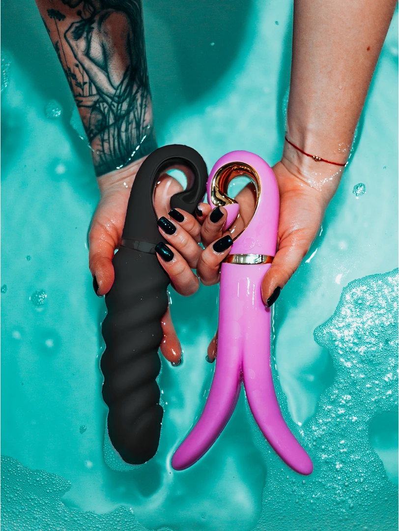 Gvibe Gjack 2 lenktas vibratorius iš Bioskin medžiagos