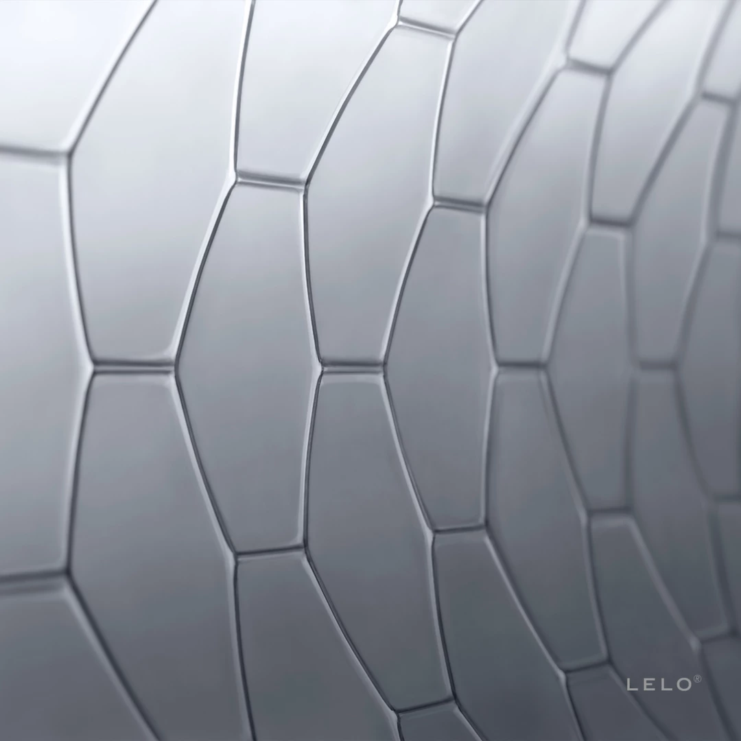 LELO HEX Original prezervatyvai su šešiakampe struktūra, 3 vnt.