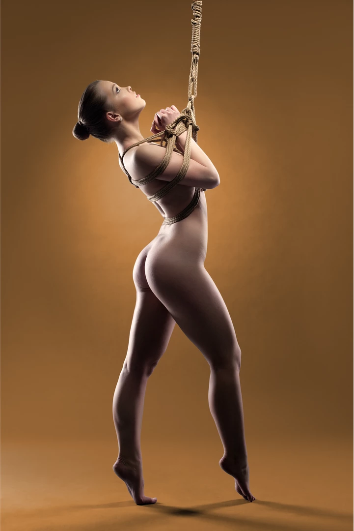 Ouch! by Shots Shibari medvilninė virvė, juoda, 10 m