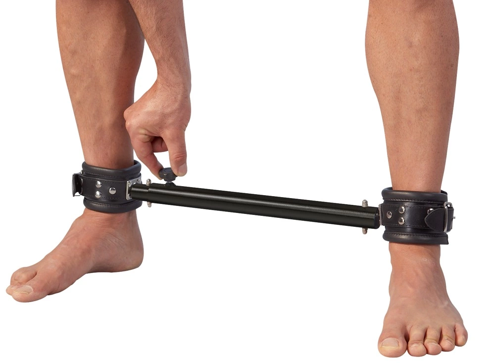 ZADO reguliuojamas kojų skėtimo strypas su odiniais kulkšnių antrankiais, 35-60 cm