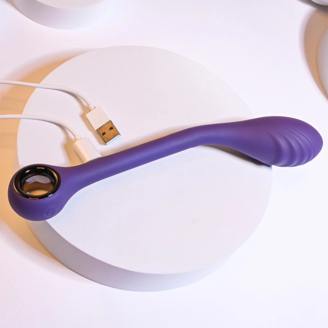 Playboy Pleasure Spot On lankstus G taško vibratorius iš silikono, Acai