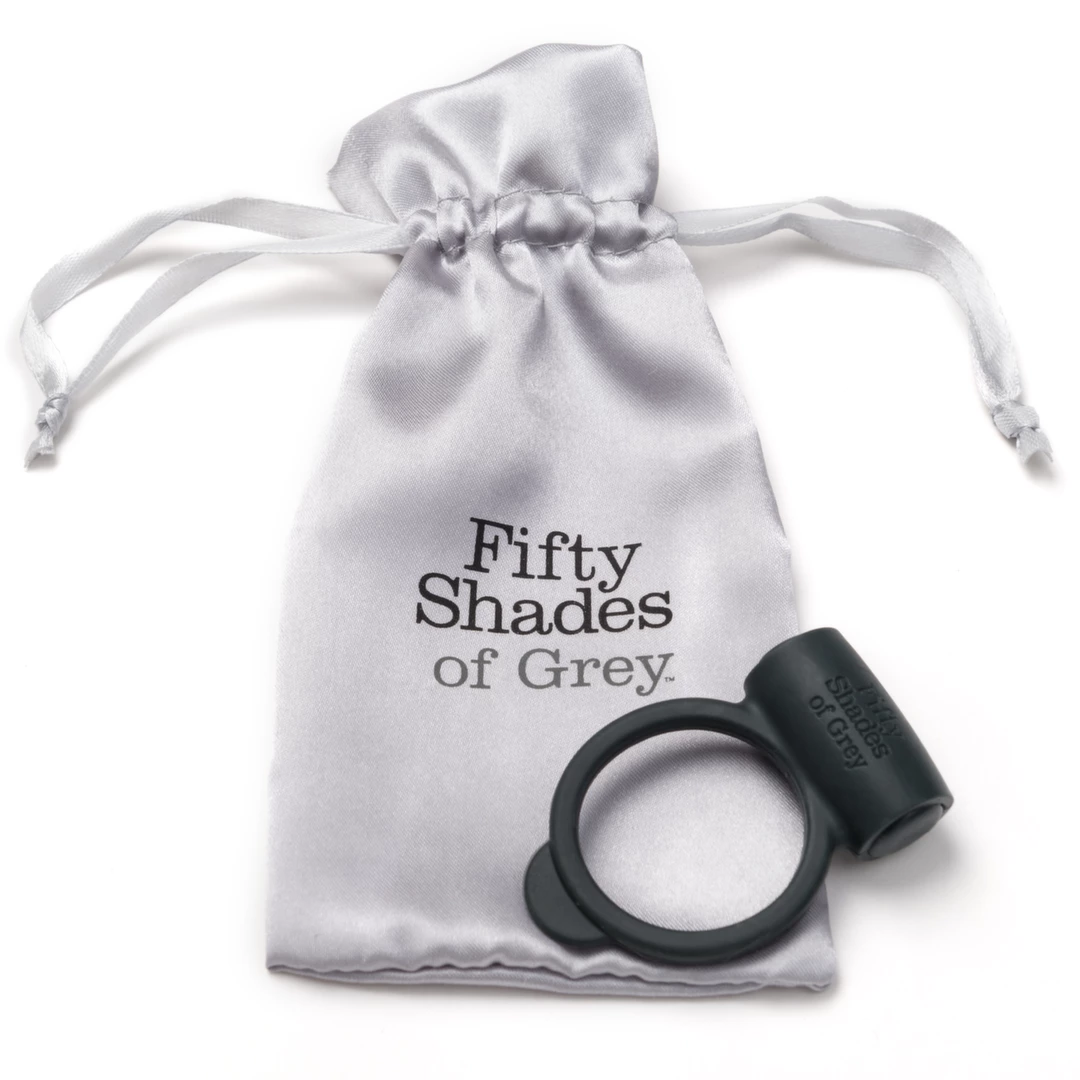 Fifty Shades of Grey Yours and Mine vibruojantis varpos žiedas iš silikono, juodas