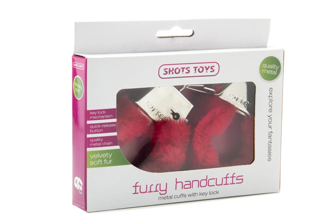 Shots Toys antrankiai su dirbtiniu kailiuku ir greito atlaisvinimo mygtuku, juodi