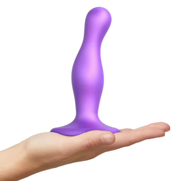 Strap-On-Me Curvy silikoninis dildo su siurbtuku, L, metalizuotas violetinis