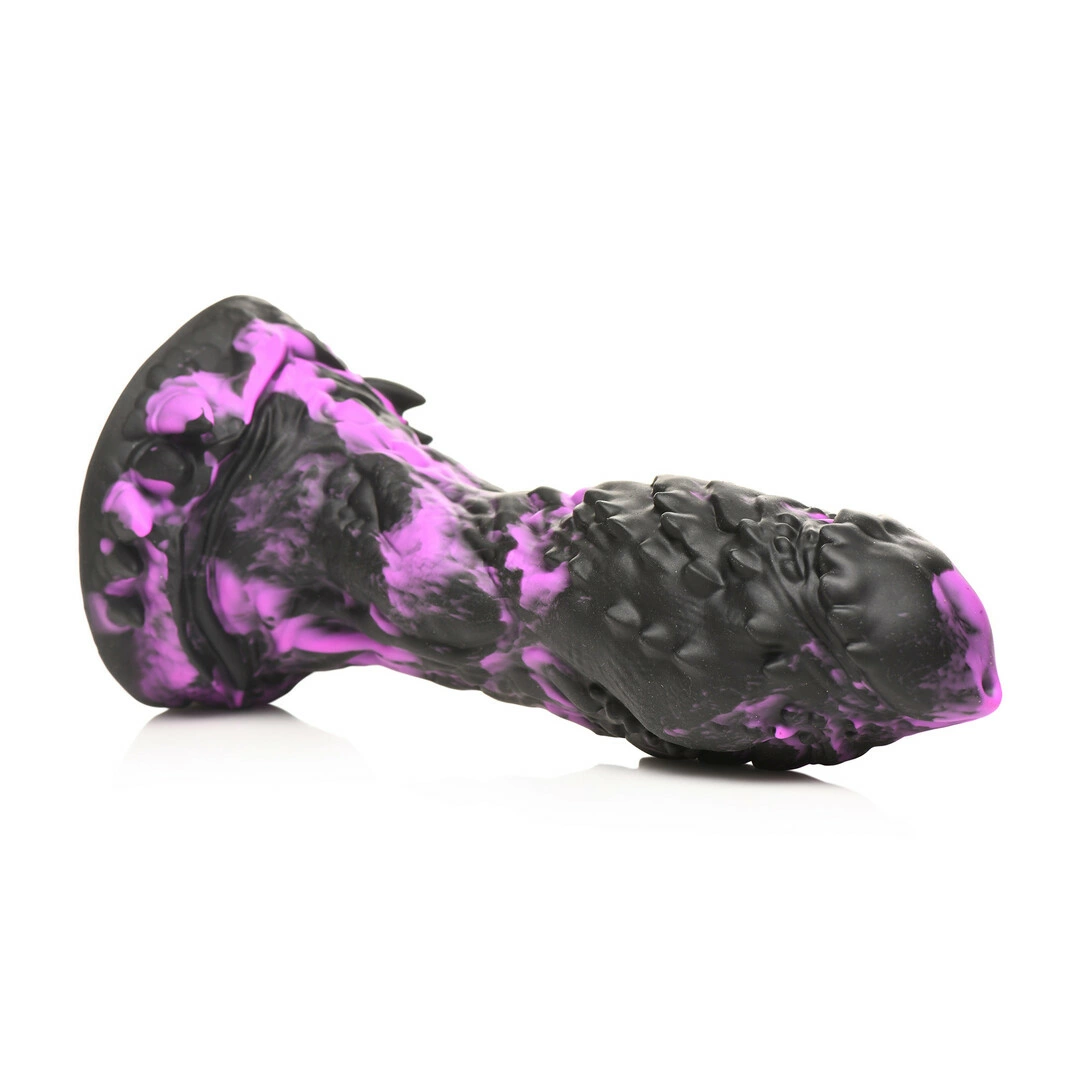 XR Brands Grim silikoninis dildo su faktūra ir siurbtuku, violetinės ir juodos spalvos