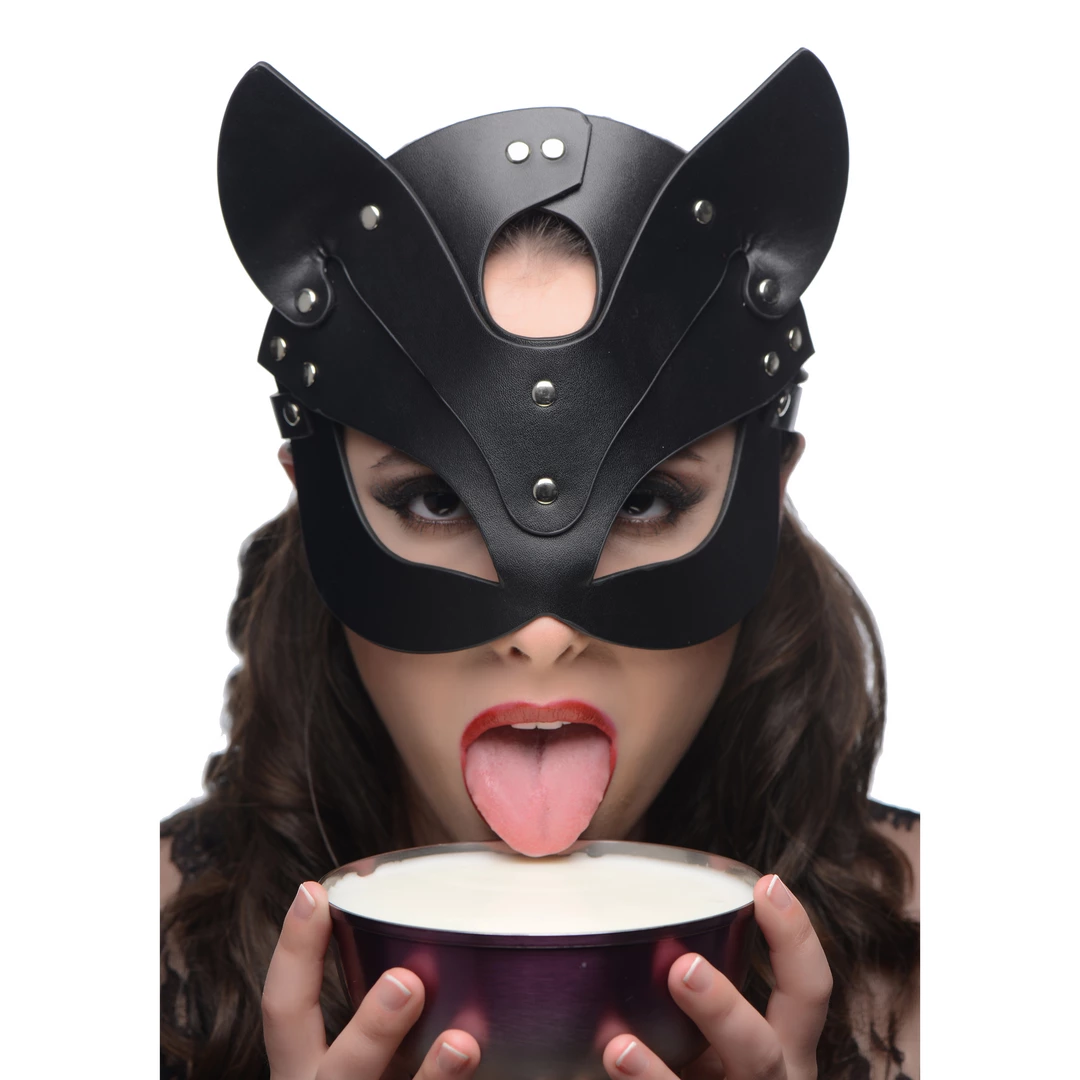 XR Brands Naughty Kitty veganiška katės kaukė su reguliuojamu dirželiu, juoda