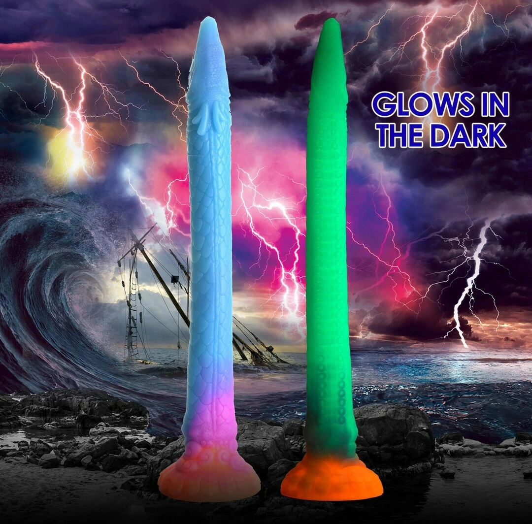 XR Brands Makara silikoninis fantazijos dildo, šviečiantis tamsoje, daugiaspalvis
